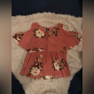 Floral Blouse w/ Open Shoulders | Size M